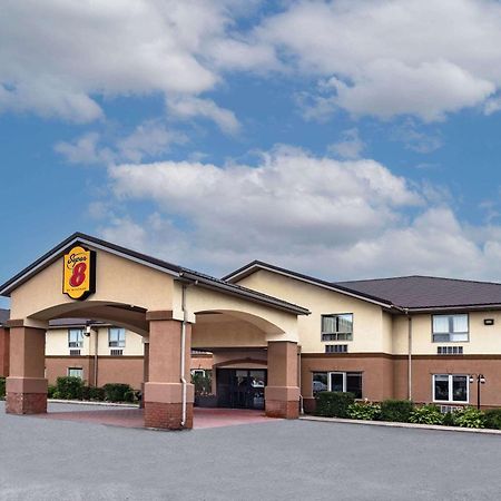 Super 8 By Wyndham Cornwall On Ngoại thất bức ảnh