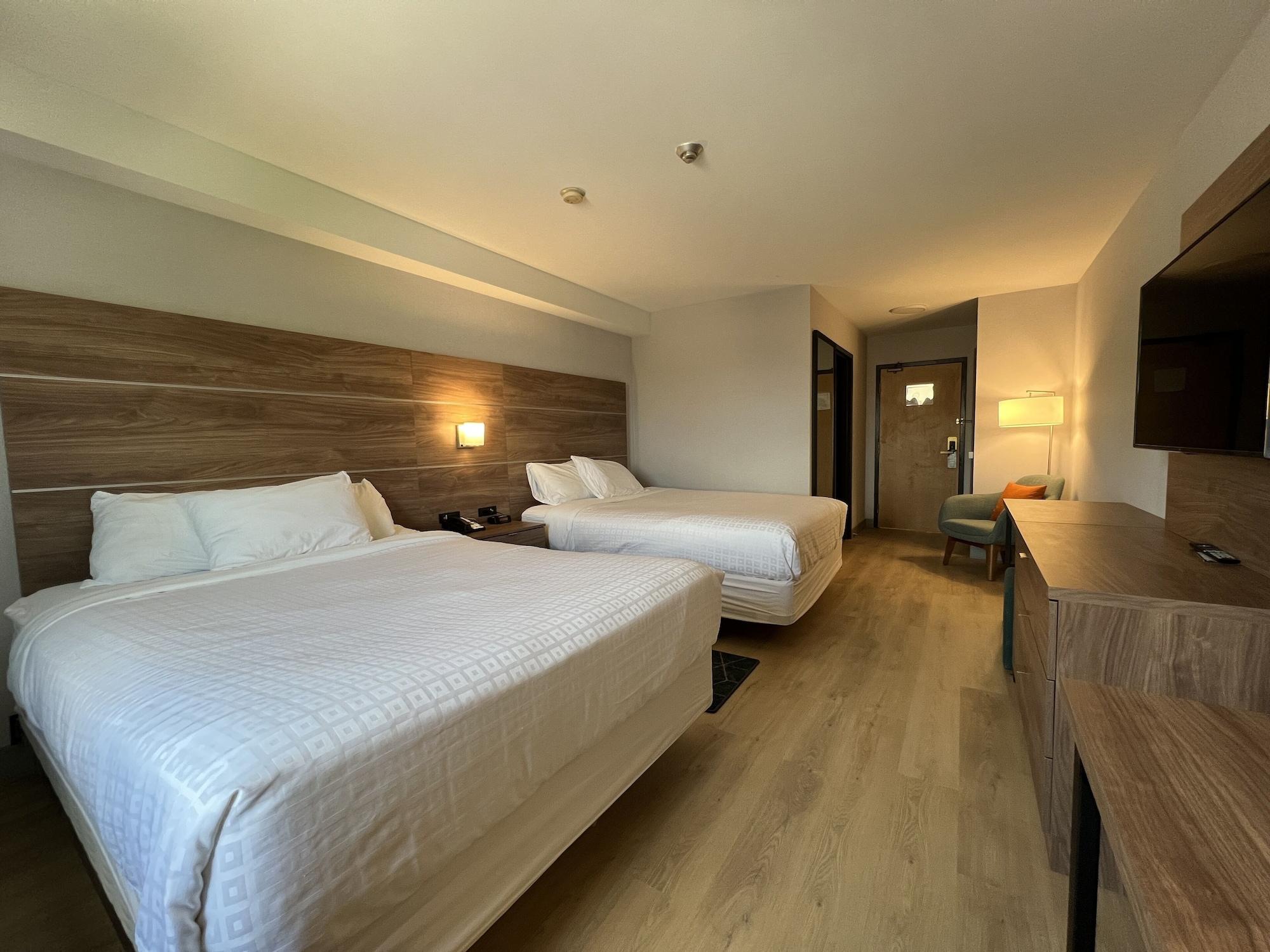 Super 8 By Wyndham Cornwall On Ngoại thất bức ảnh