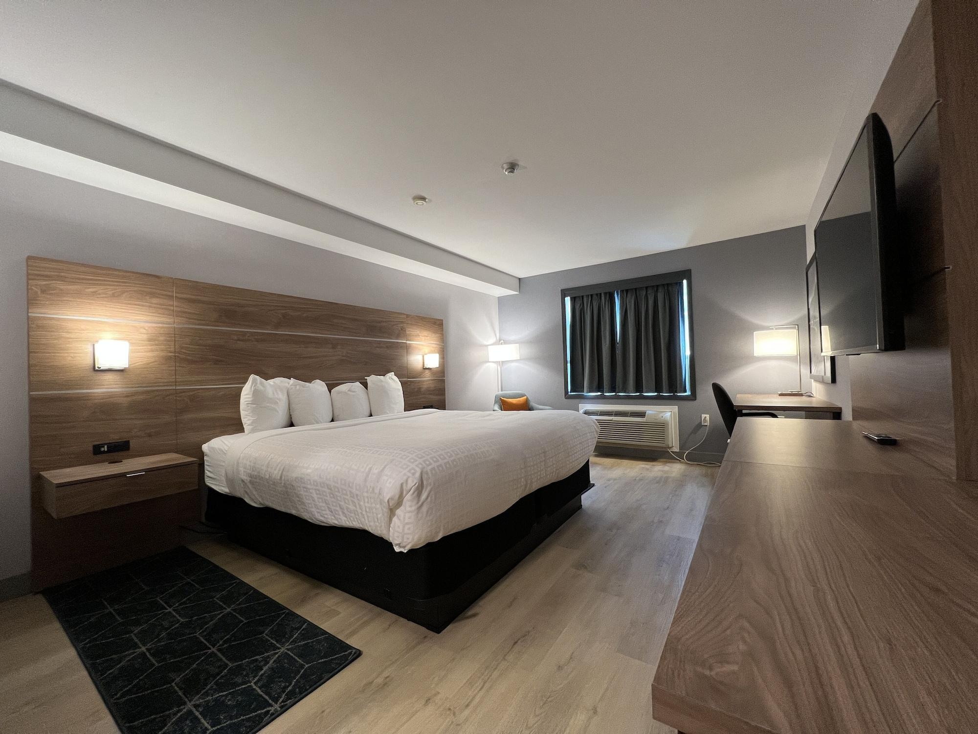 Super 8 By Wyndham Cornwall On Ngoại thất bức ảnh
