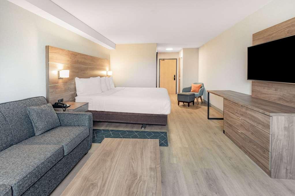 Super 8 By Wyndham Cornwall On Phòng bức ảnh