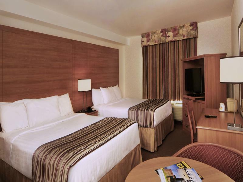 Super 8 By Wyndham Cornwall On Ngoại thất bức ảnh